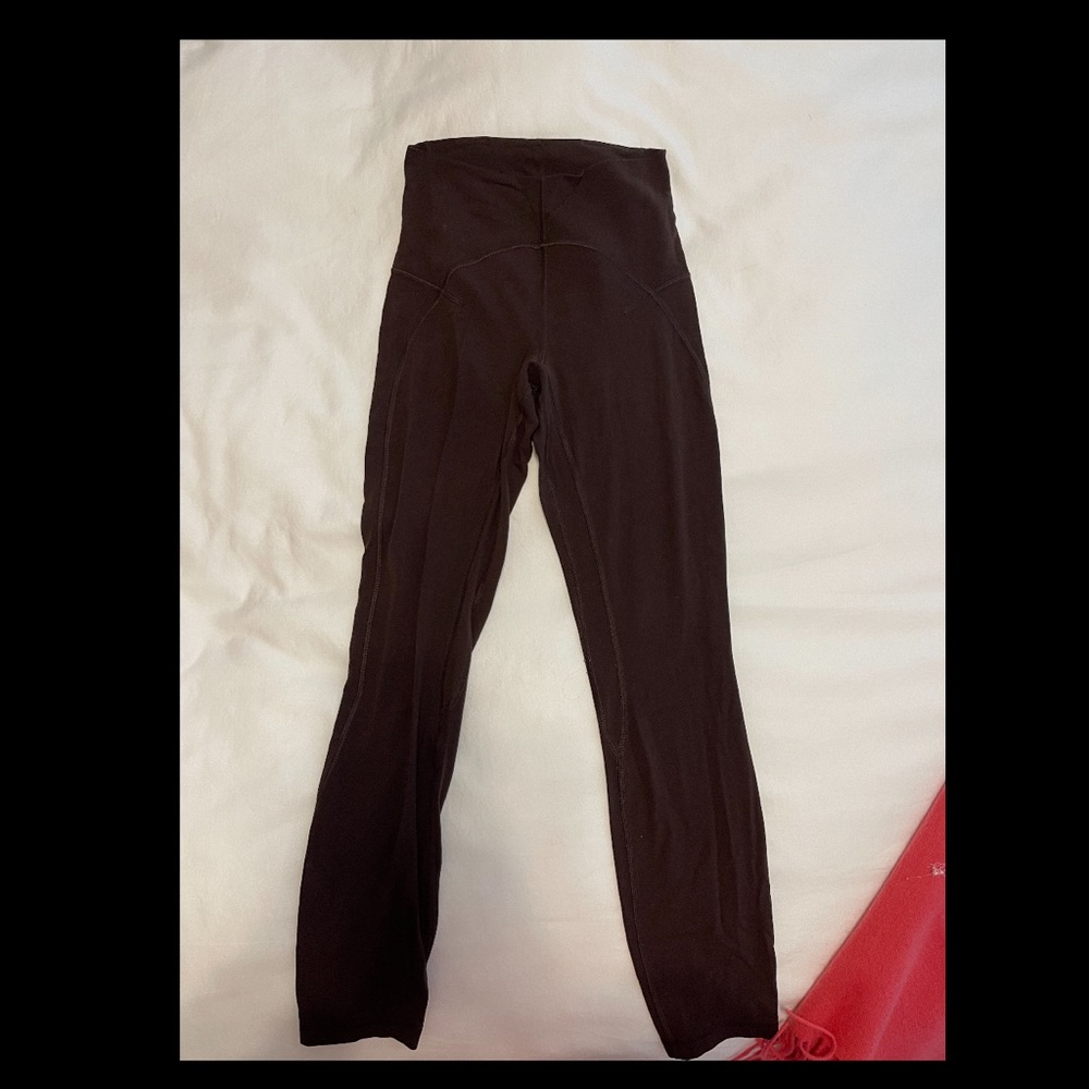 Brown lululemon leggings, great condition, size 4